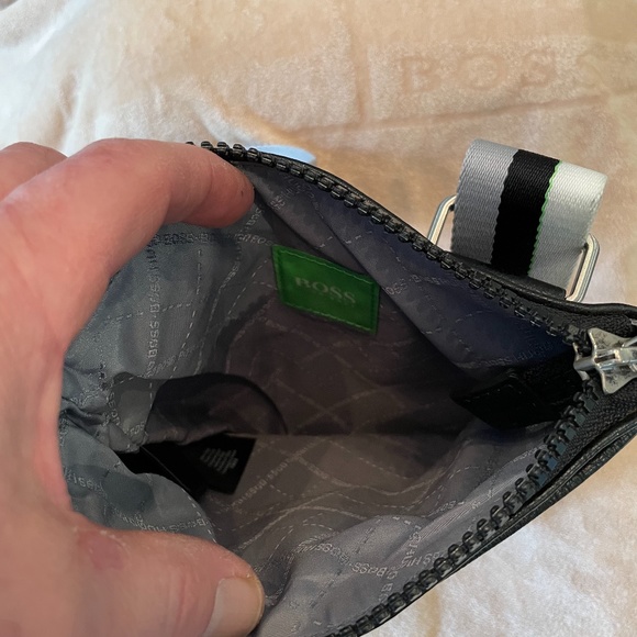 Hugo Boss Leather Messenger - Picture 3 of 6